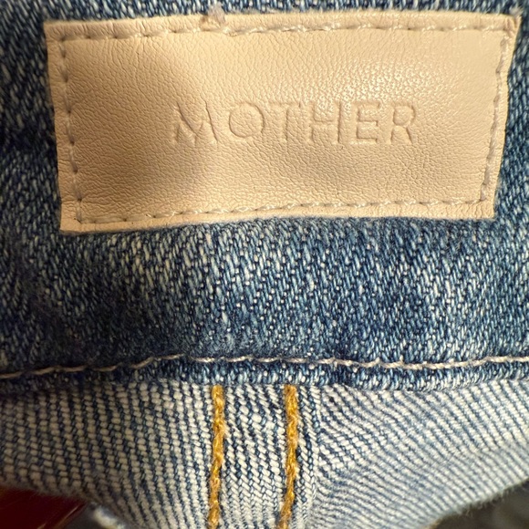 MOTHER - The Looker Two Step Ankle Fray Jeans in Kiss and Make Up—25 - Picture 10 of 10